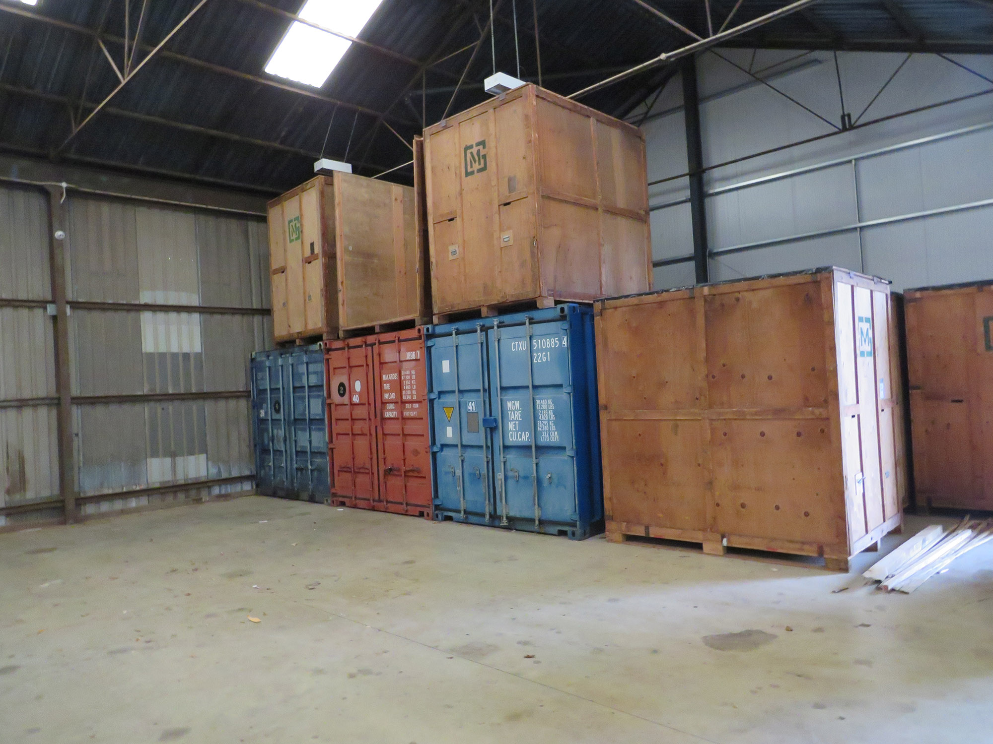 10ft storage containers in warehouse